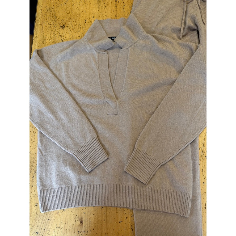 Quince Cashmere Set Size M Tan Mock Neck V-Placket Sweater and Knit Jogger Pants - Picture 2 of 10